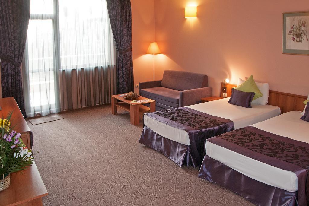 Hotel Real Plowdiw Zimmer foto